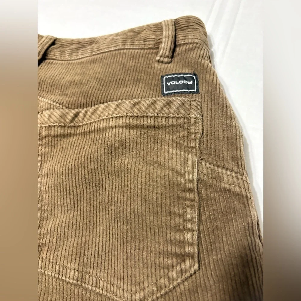 Volcom Men’s Mocha Brown Corduroy Skate Pants.